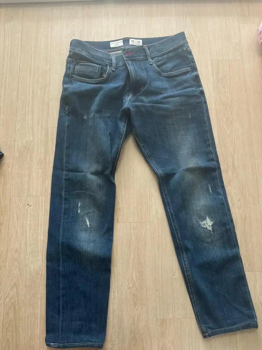 Tommy Hilfiger jeans size 29