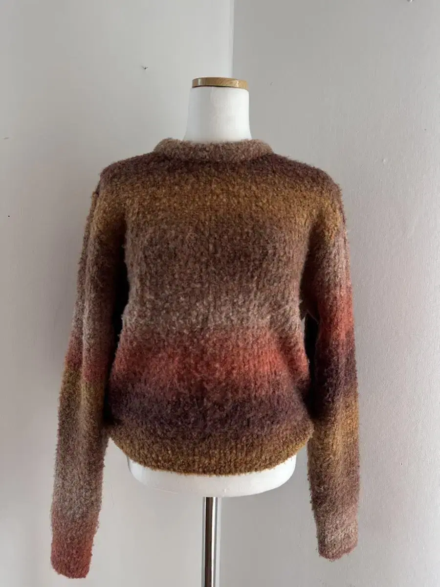 Moon Soo KwonSecond Gradient Knit