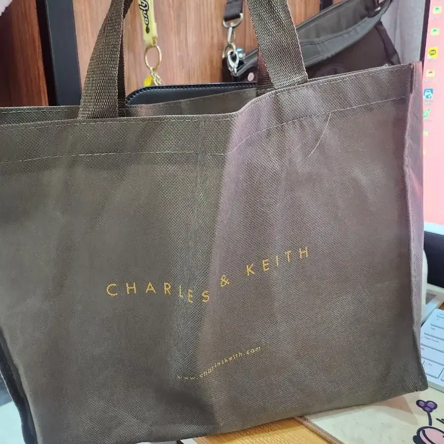 CHARLES&KEITH 찰스앤키스 가방 ! 긴끈도있어요 !