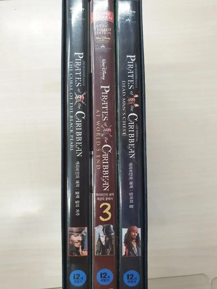 [DVD] Fantasy foreign movie "Pirates of the Caribbean Collection" for sale.