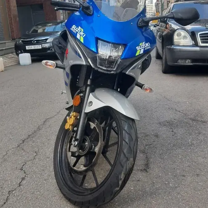 SUZUKI GSX-R125 한정판 컬러 팝니다