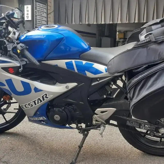 SUZUKI GSX-R125 한정판 컬러 팝니다