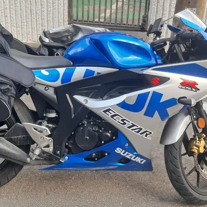 SUZUKI GSX-R125 한정판 컬러 팝니다