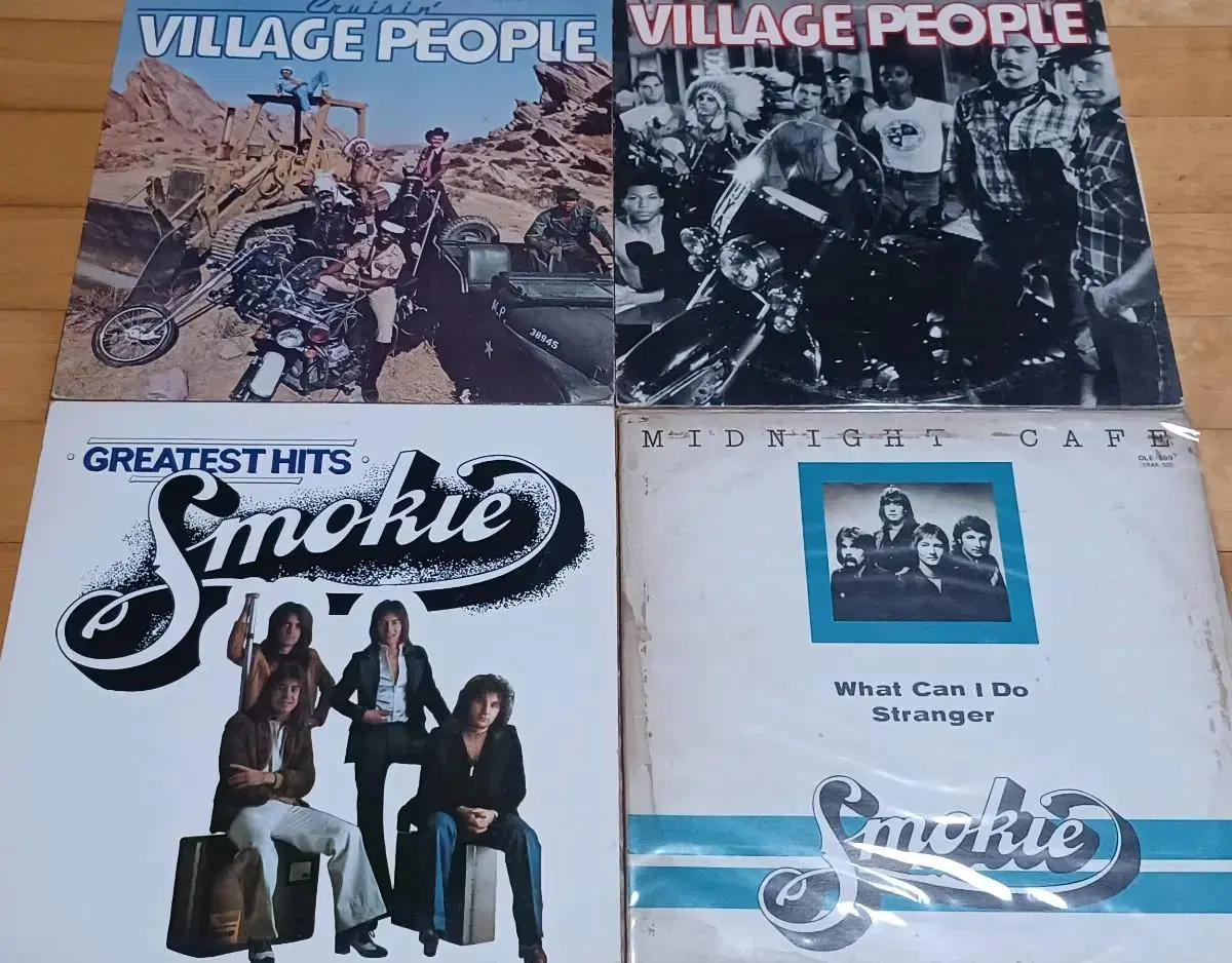 VILLAGE PEOPLE & SMOKIE/ LP음반 4장 입니다.