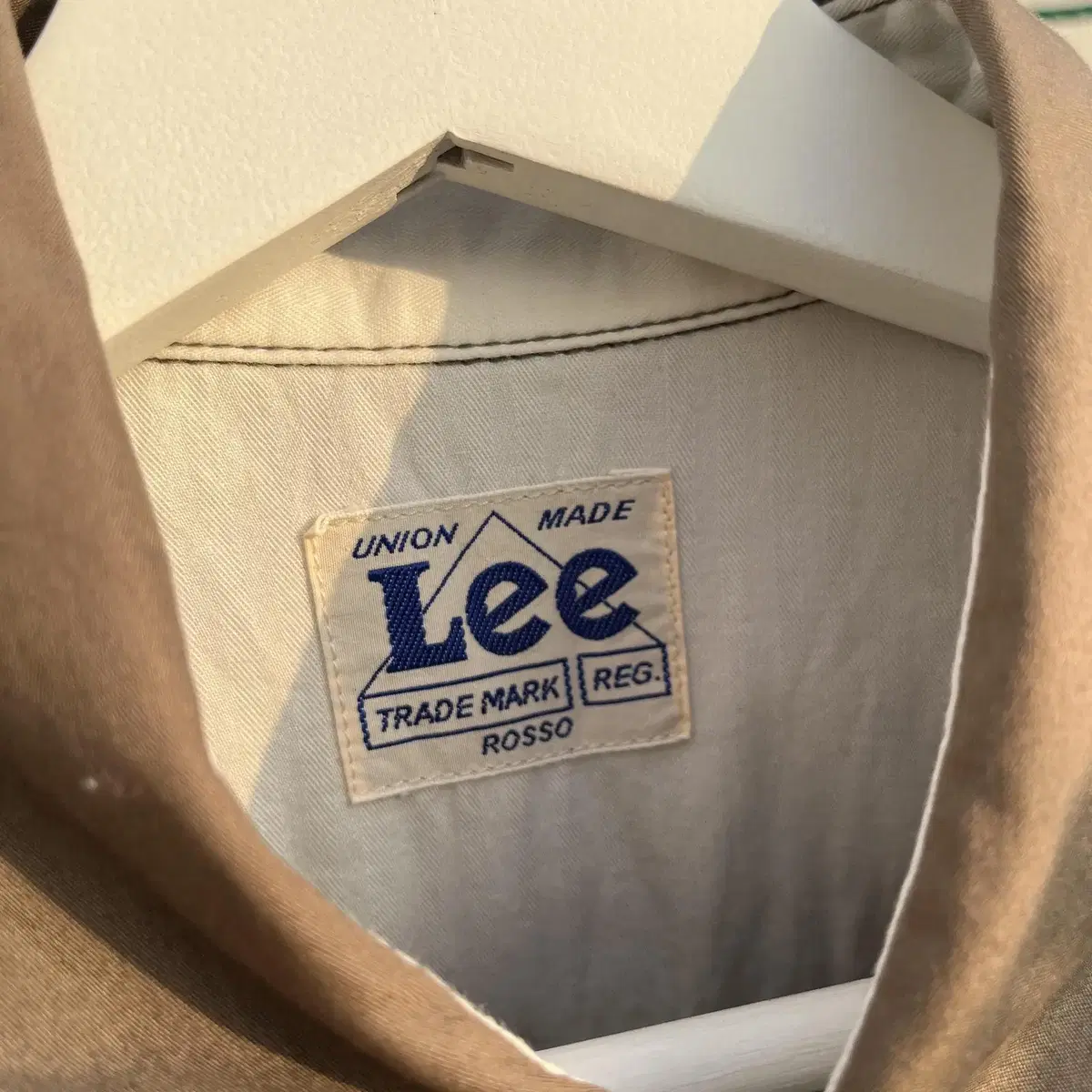 LEE shirt