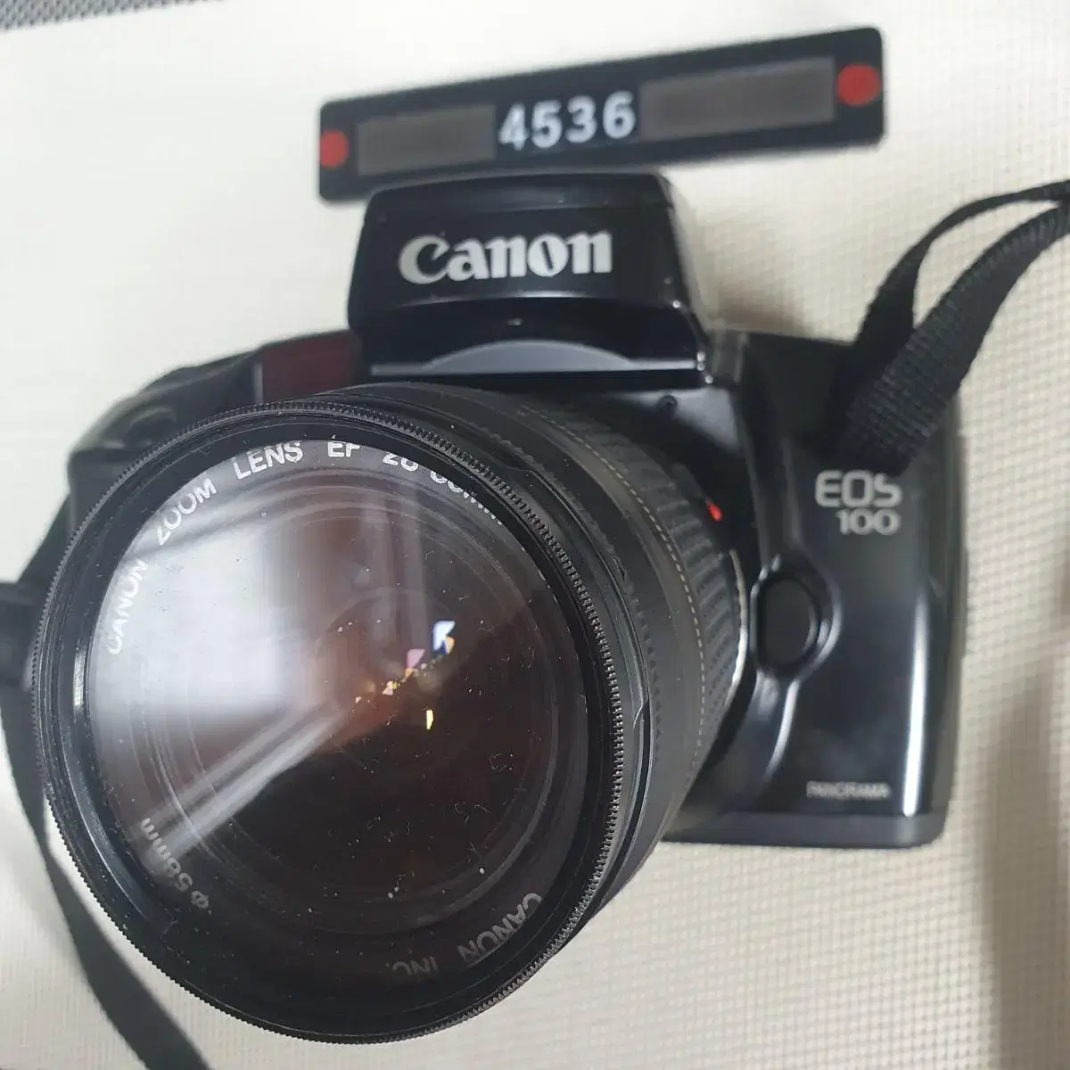 캐논 EOS 100 필름카메라 28~80mm 렌즈 장착