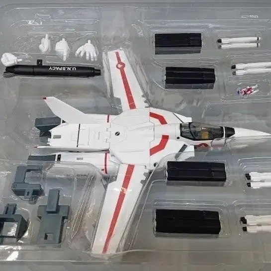 야마토 마크로스 VF-1J 아머트파츠 세트 팝니다