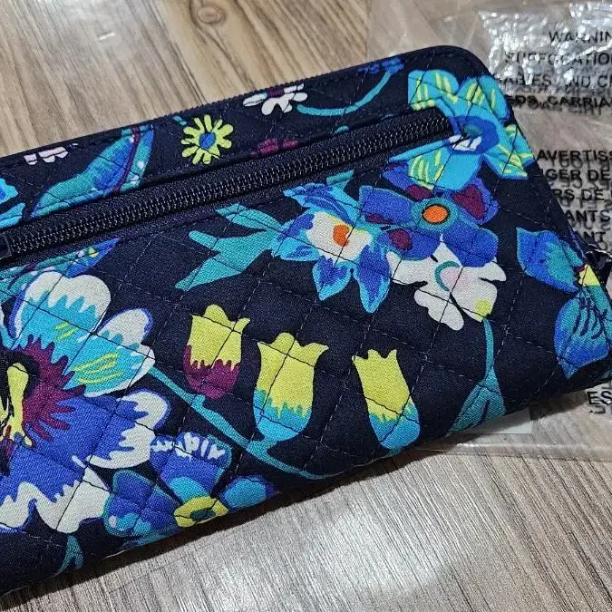 베라 브래들리 RFID 턴락 지갑 Vera Bradley