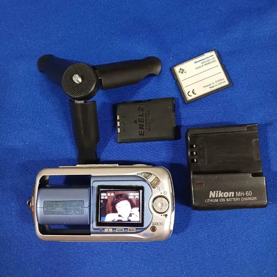 NIKON COOLPIX 2500니콘디지털카메라