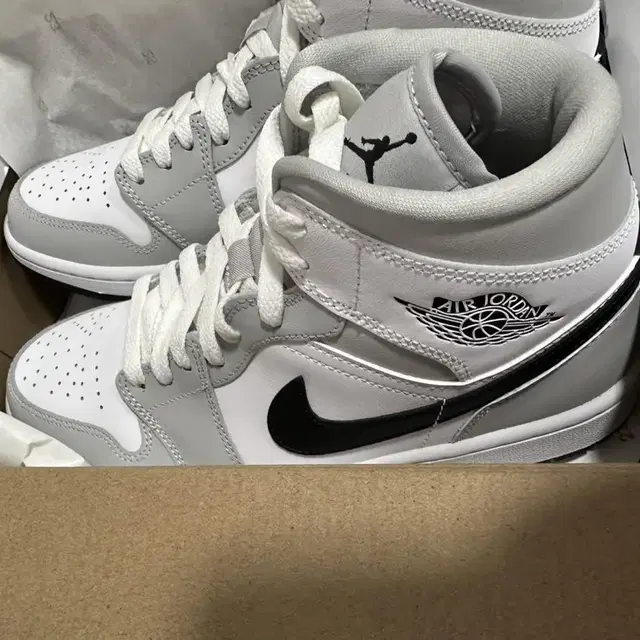 조던 그레이포그 미드  WMNS AIR JORDAN 1 MID 250