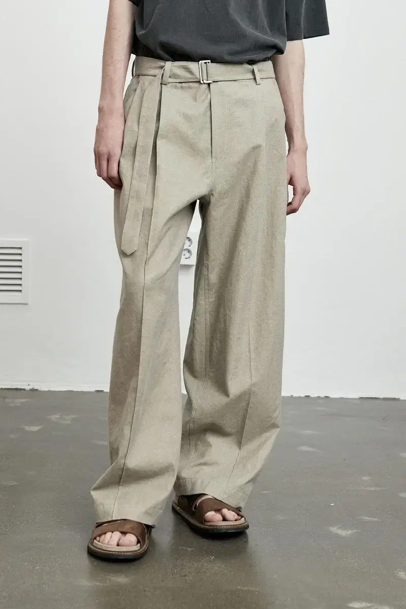 [L] (iey) Ieyi Belted Pants Dark Beige