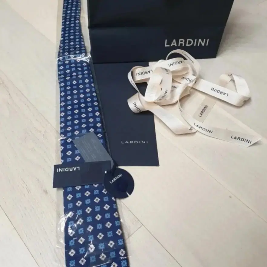 LARDINI 넥타이(이태리)새거