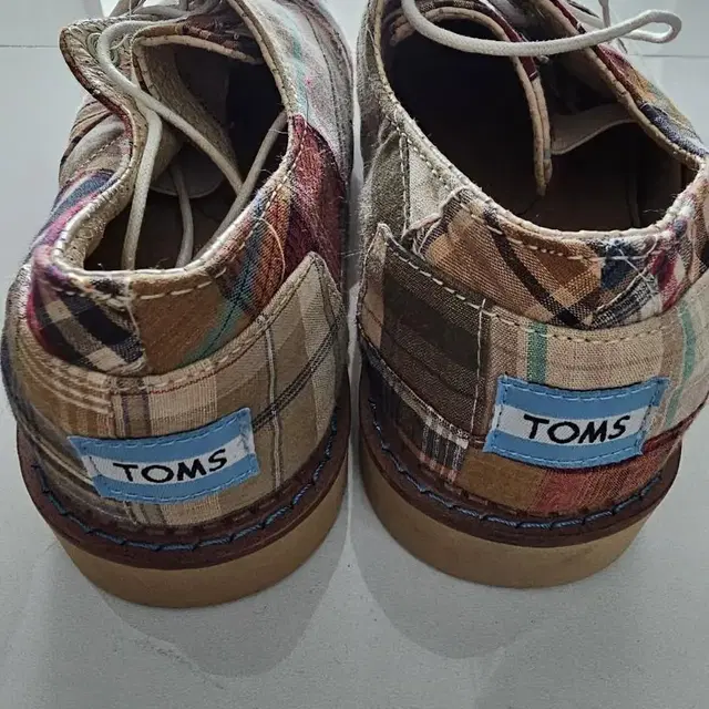 TOMS 마드라스 구두 (260)