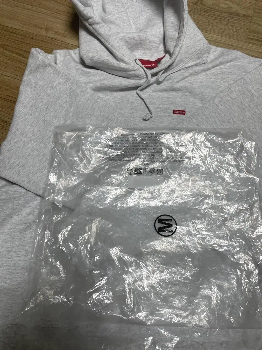 Supreme 24 ss Small Box Hood M