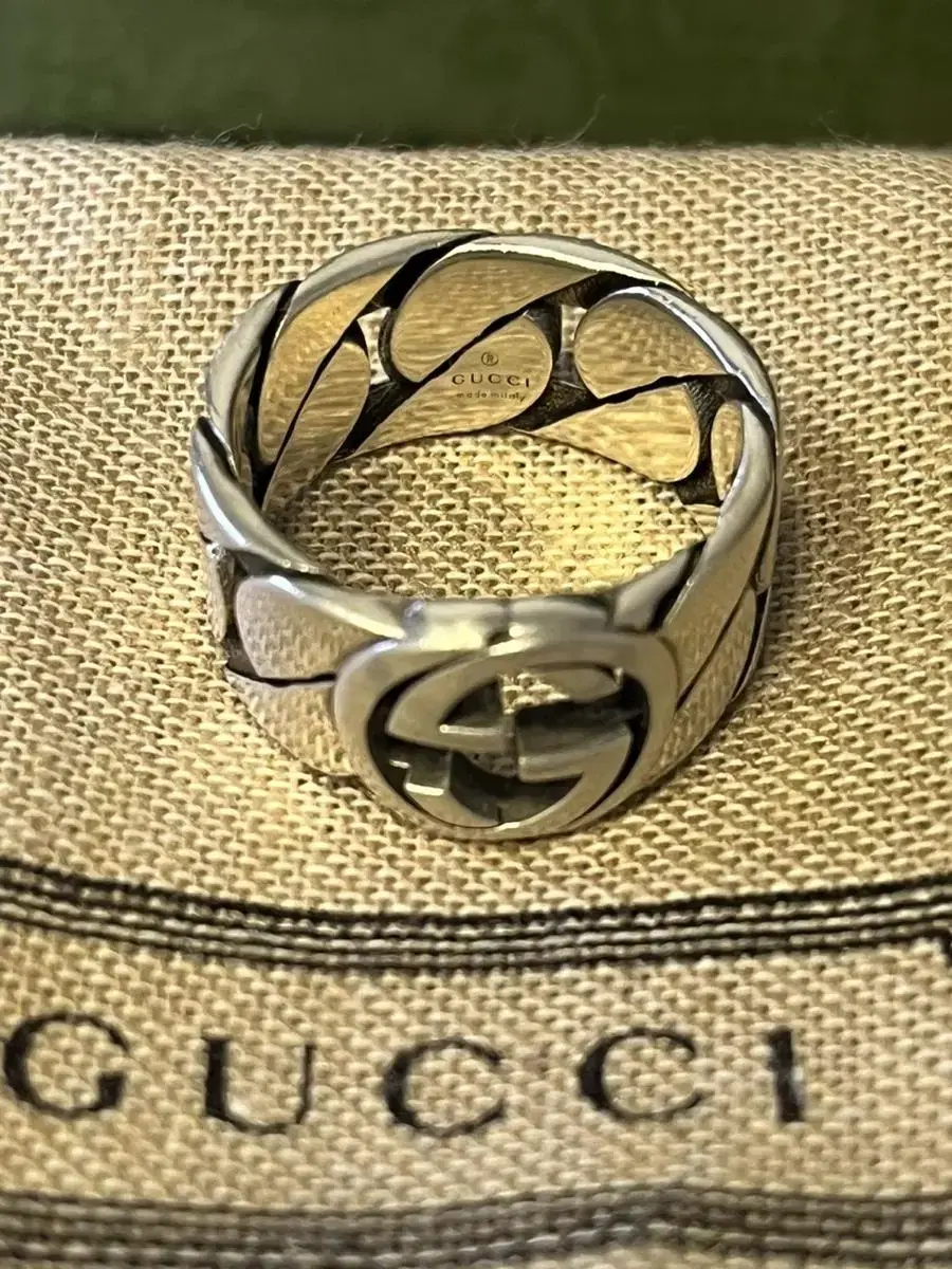 Gucci Interlocking G Wide Ring