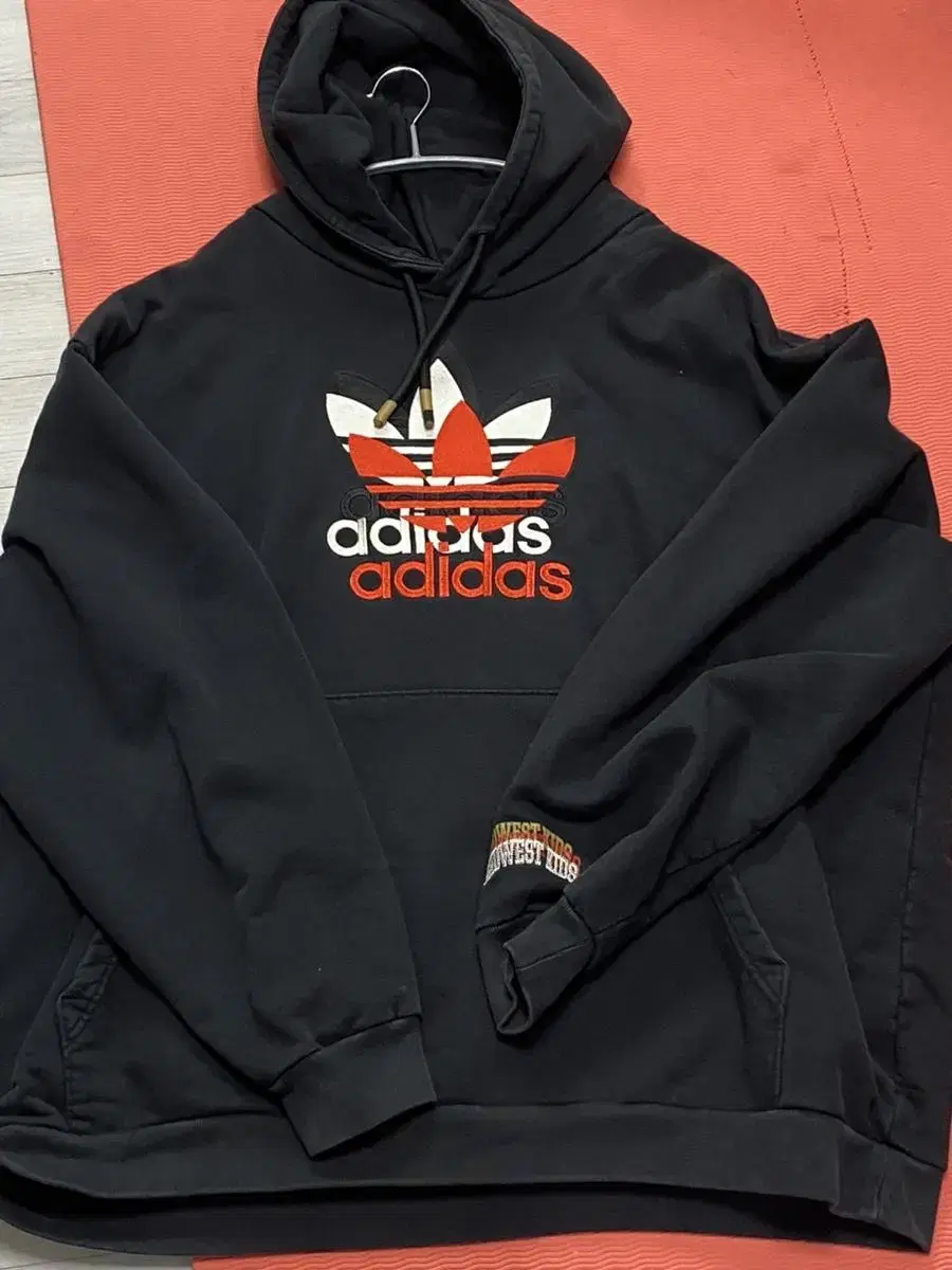 adidas Overfit Hoodie 105