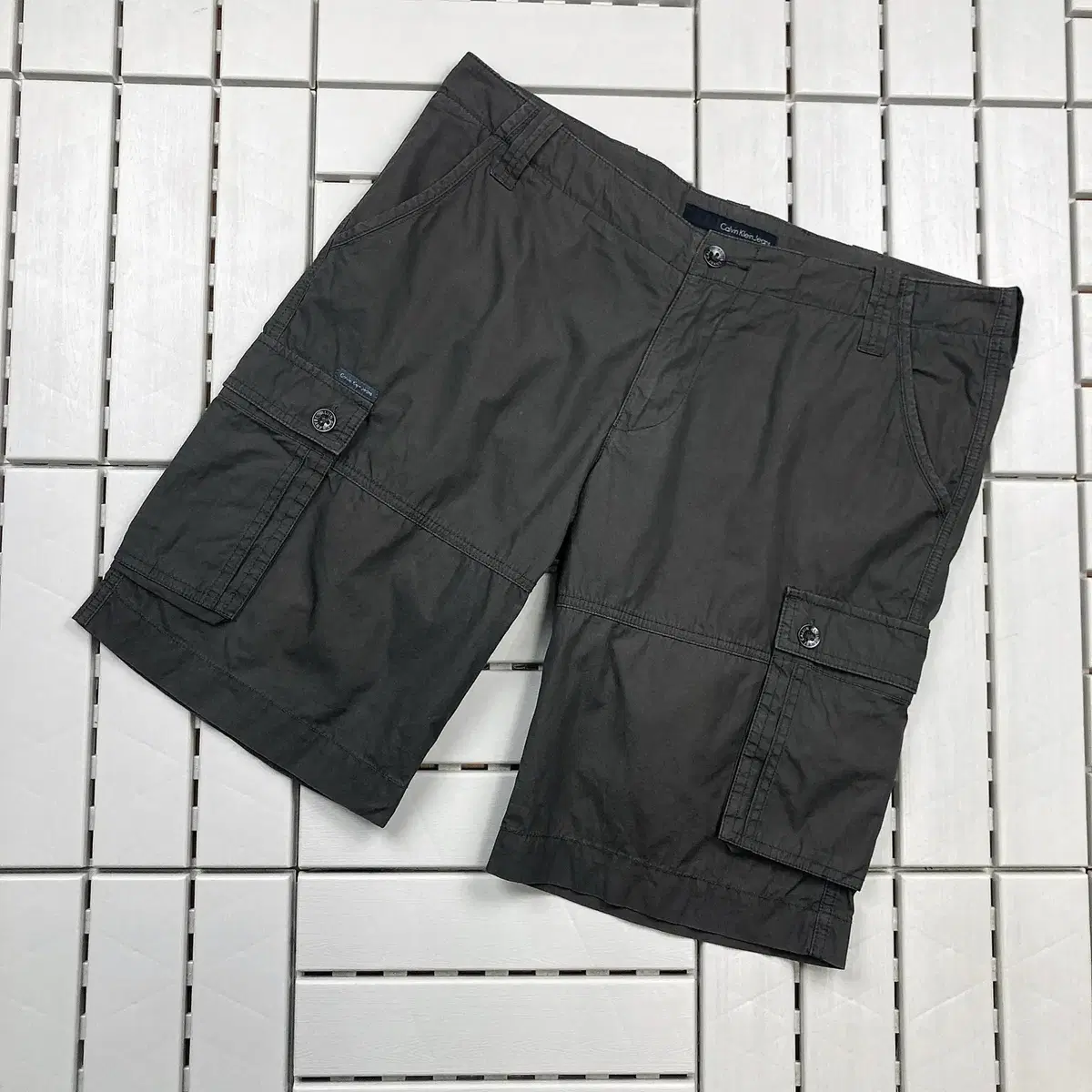 [36] Calvin Klein dark brown cargo style vahn