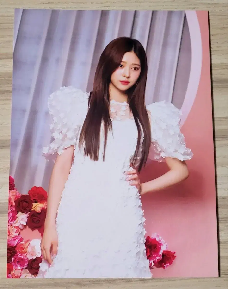 iz*one minjoo onaric theater mini poster buncheol