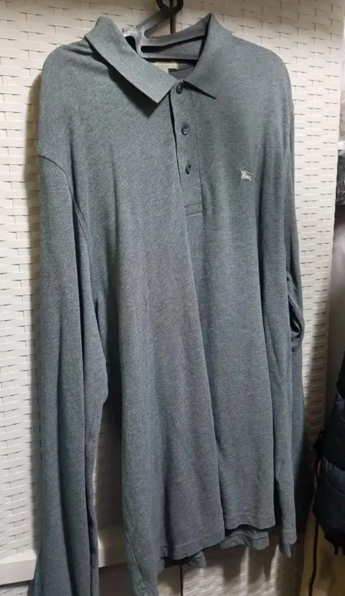 Genuine Burberry kara Tee size XL