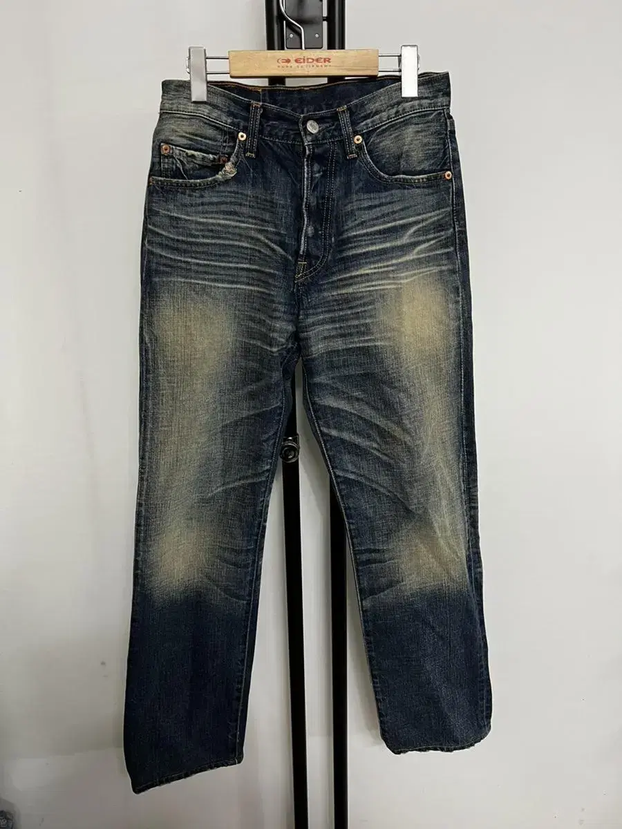 Genuine) Levi's 501 Jeans 28