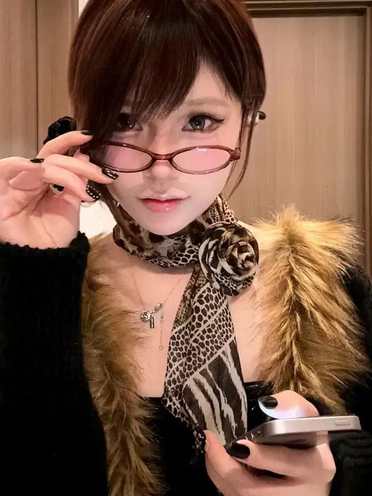 Y2K Vintage Onegyaru Rose Scarf