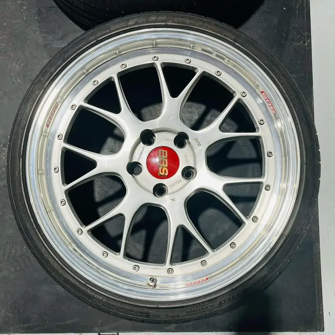 브러쉬드 BBS LM-R (PCD120) 20인치 판매합니다