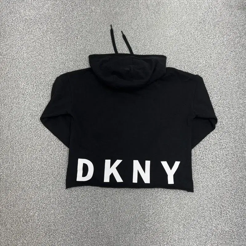 DKNY 사이드 트임 크롭 후드티 M