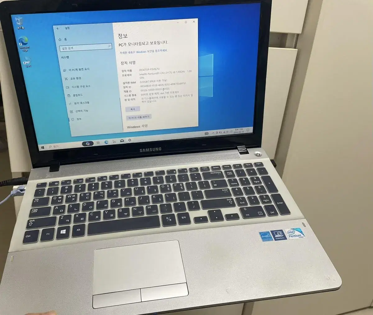 삼성 노트북 Cpu:펜티엄 2117u Ram:8GB Ssd:256gb