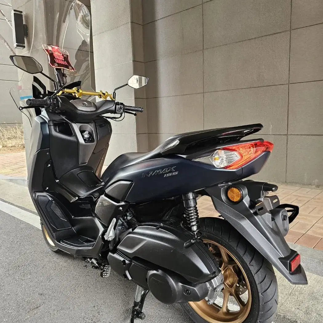 2023년식 야마하 Nmax155 다크패트롤 (진 녹색 ) 판매합니다.