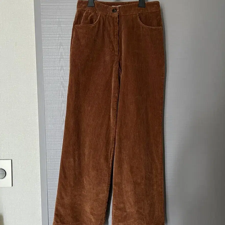 망고매니플리즈 bott corduroy pants 카멜브라운 1