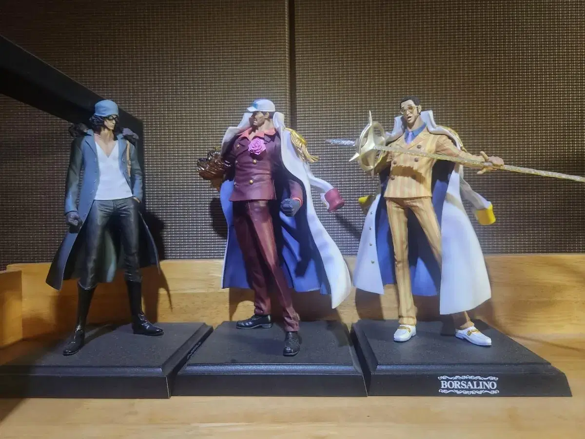 ONEPIECE First Lottery Three Captains Figures for Sale