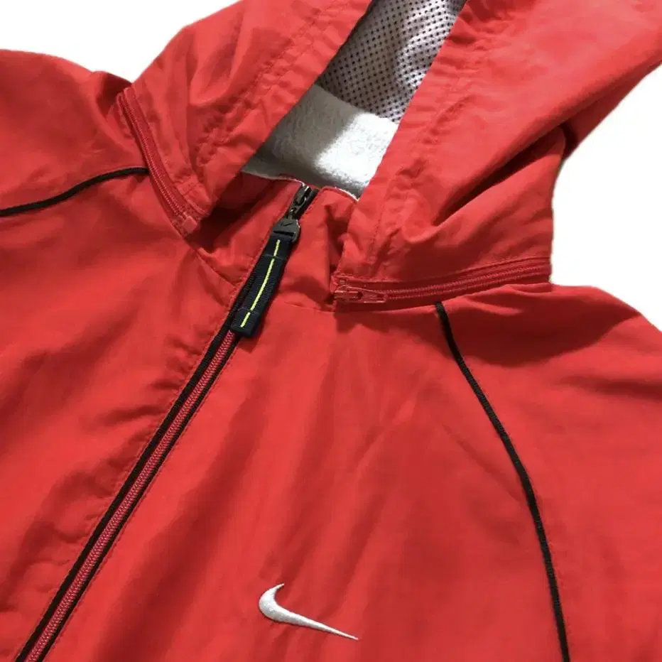 (L) Nike Old School Windbreaker Red Windbreaker Jumper