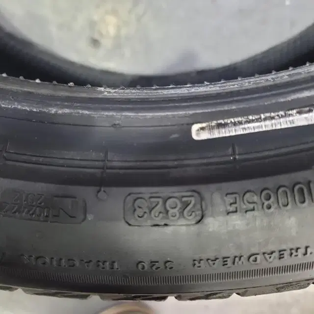 255/40r20 브릿지스톤t005 99% 새타이어