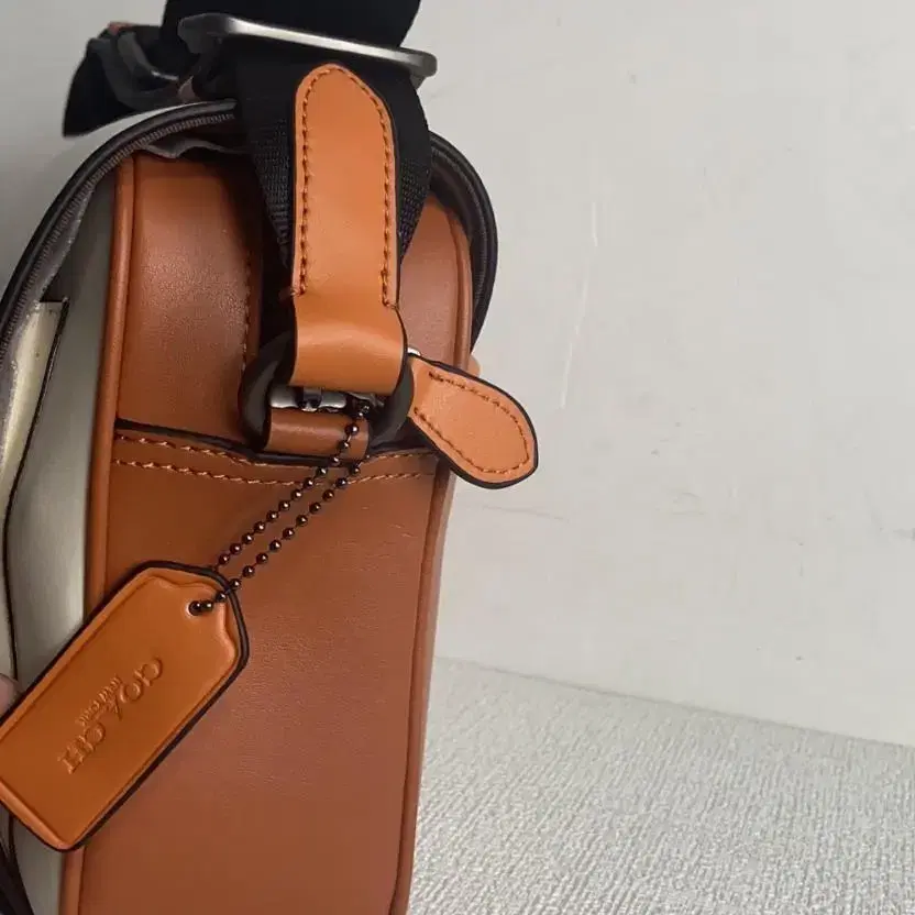 코치(COACH) CE550 OS 남자 크로스 백 숄더백