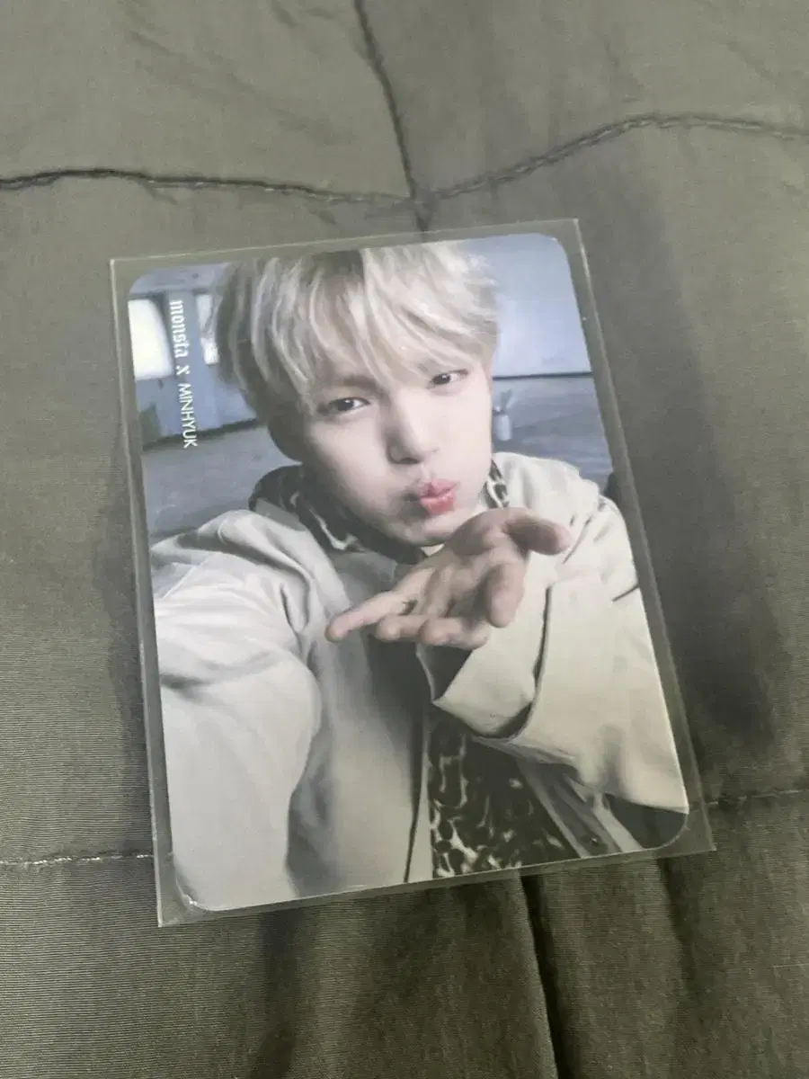 Houdin monsta x minhyuk photocard