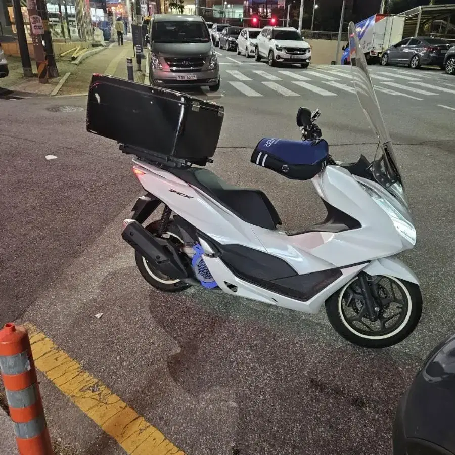 18xxxkm 22년식 pcx125 팝니다