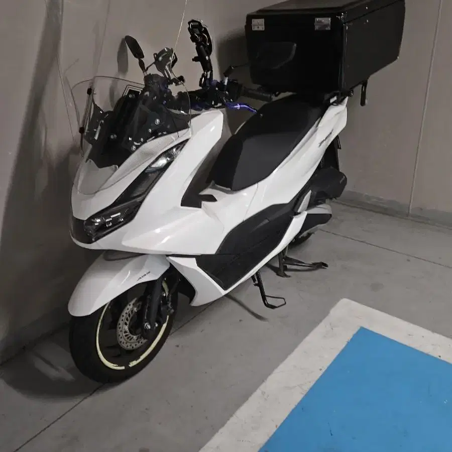 18xxxkm 22년식 pcx125 팝니다