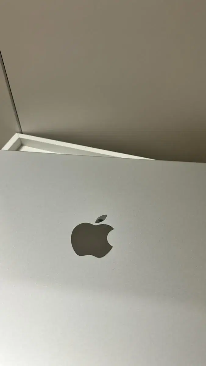 MacBook Air M2 13-inch Almost as fast