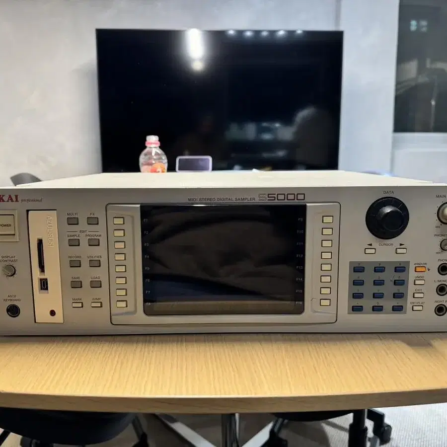 AKAI S5000 (ZuluSCSI Upgrade)