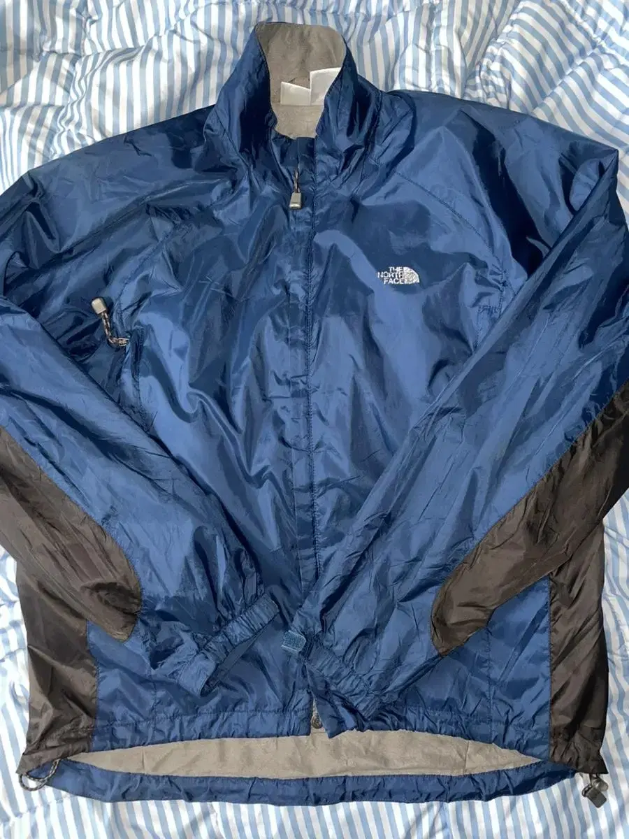 [Free Shipping] The North Face Windbreaker