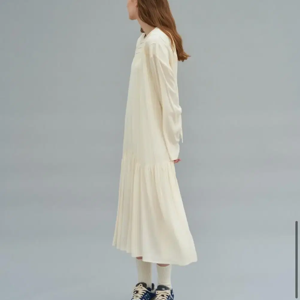 르셀로나 Vintage over Dress (Cream)