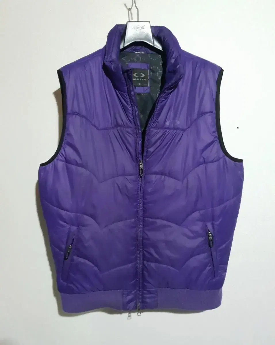 Oakley padded vest (shared)