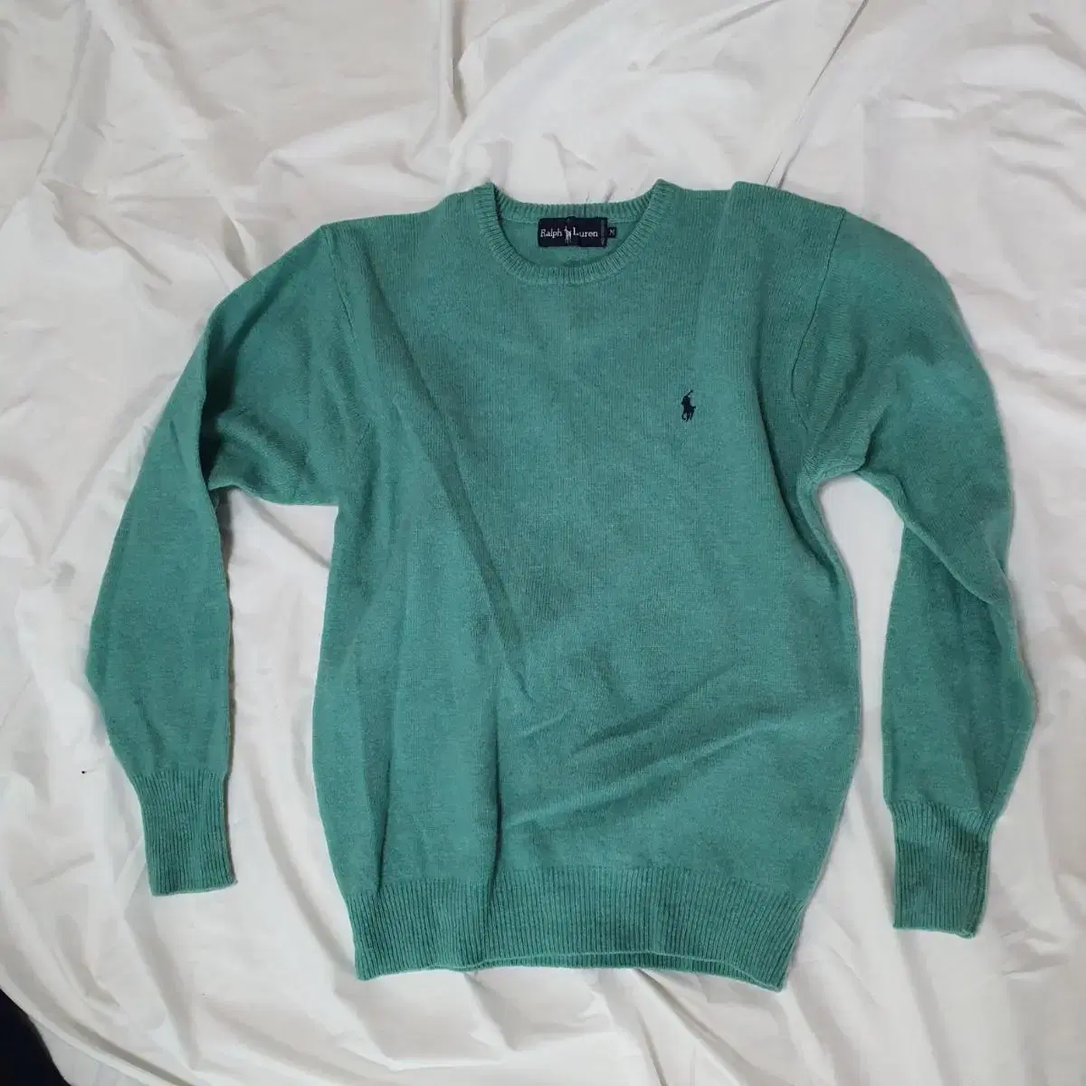 Polo mint-colored knit sweater