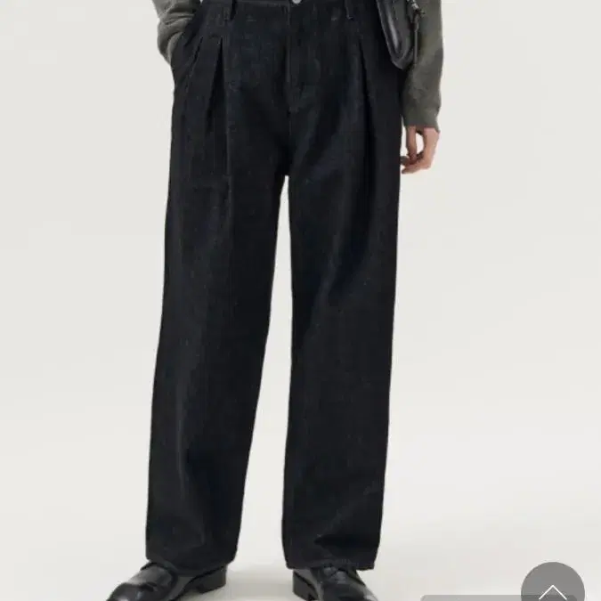 가먼트레이블 Two Pleats Wide Jeans - Black 허리