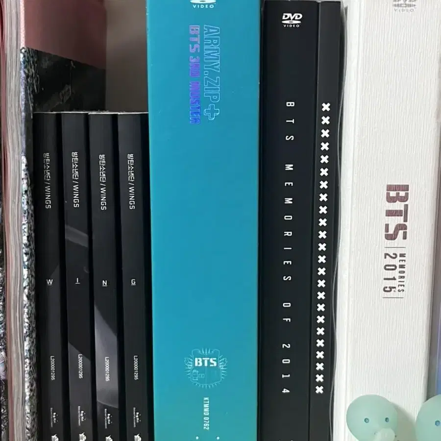 방탄소년단 머스터 3기 DVD 풀셋 (포카 포함) 판매합니다!