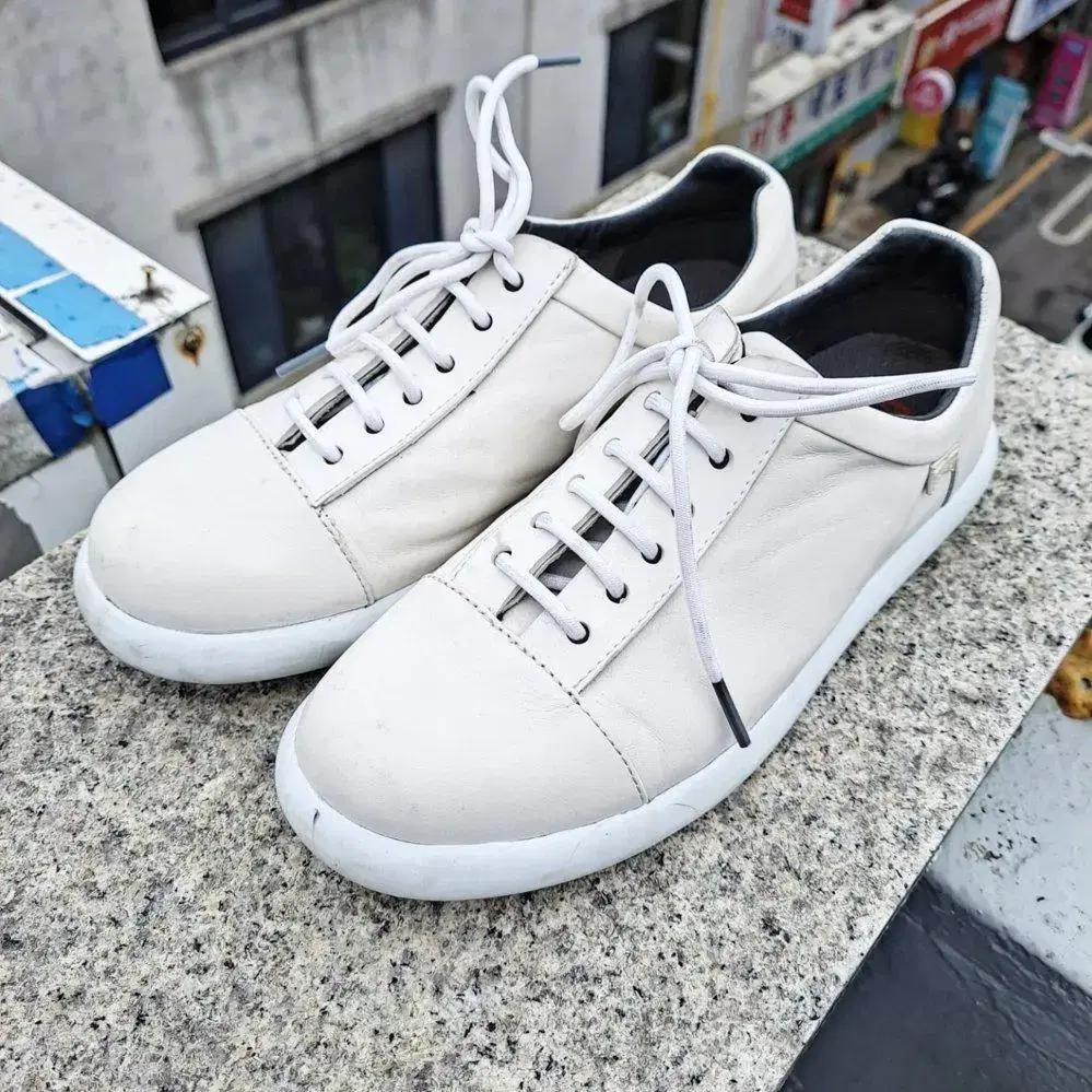 [Campus] Marshmallow White Sneakers