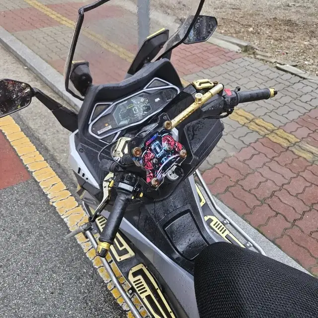 크루심 300 22년식