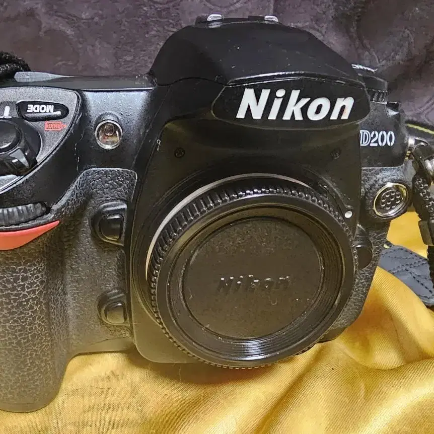 Nikon 니콘 ㅡD200 바디 * 플레쉬