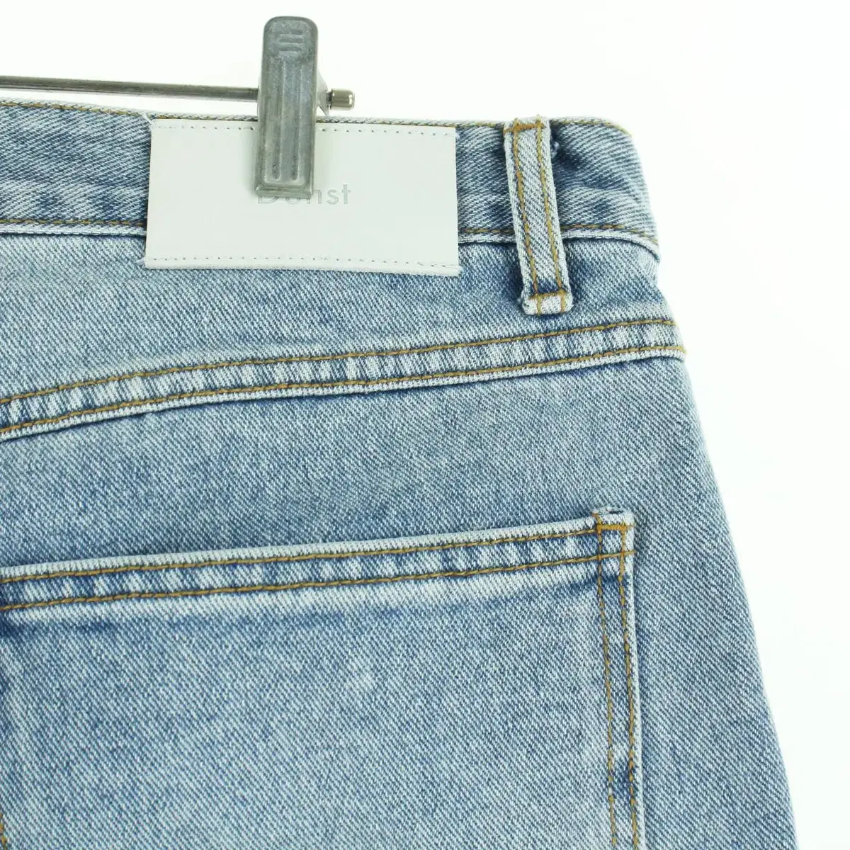 던스트 CURVED TAPERED JEANS 바지(409AA)