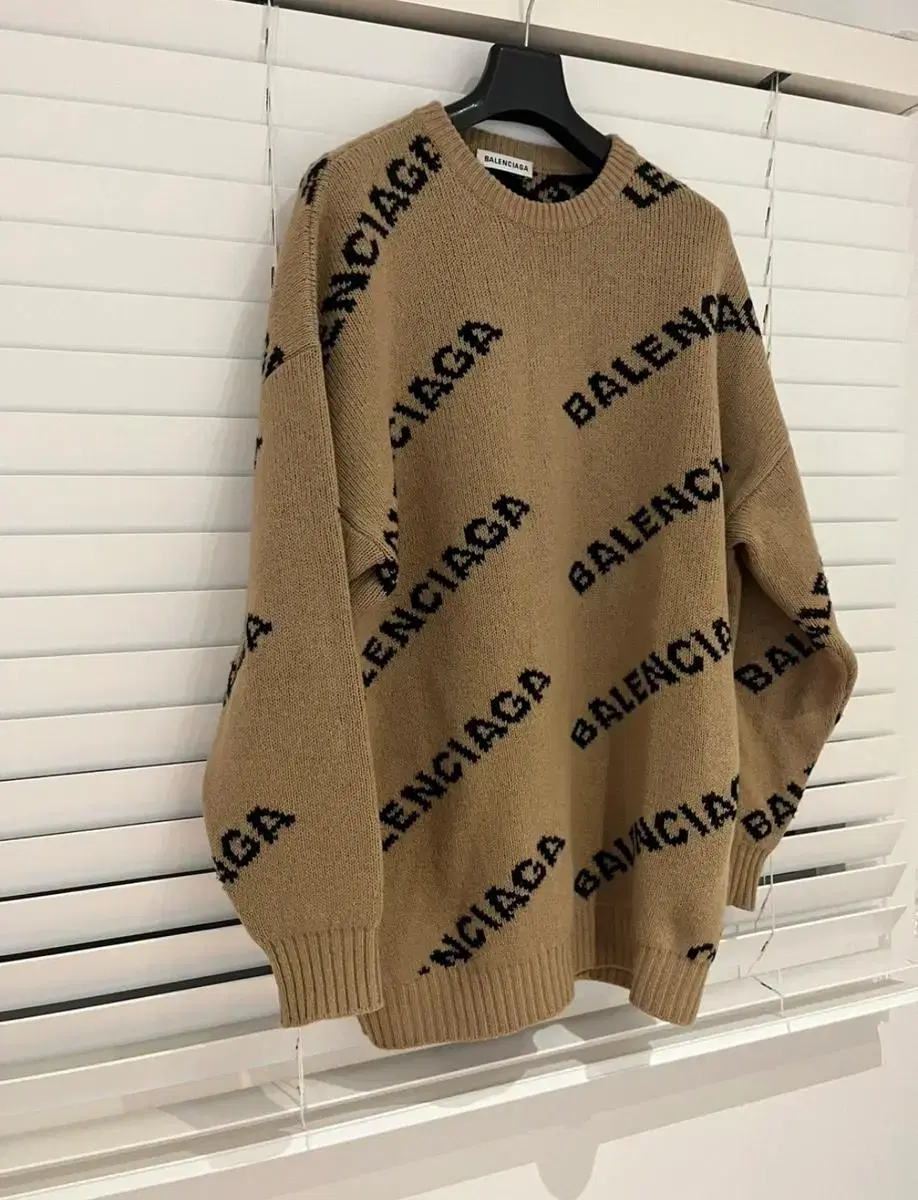 New arrival) Balenciaga All-over logo knit beige XS AS available!